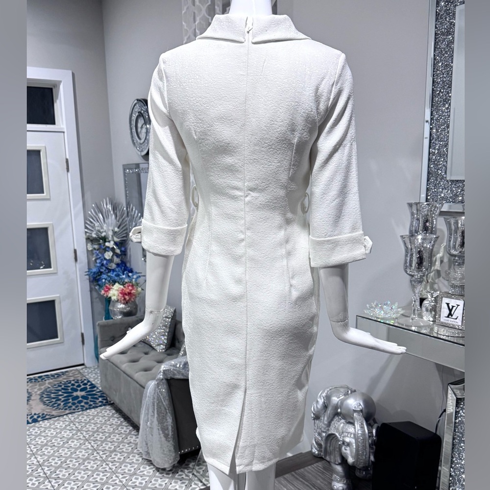 🆕🤍 Off-White Button-Down Dress - Picture 5 of 16